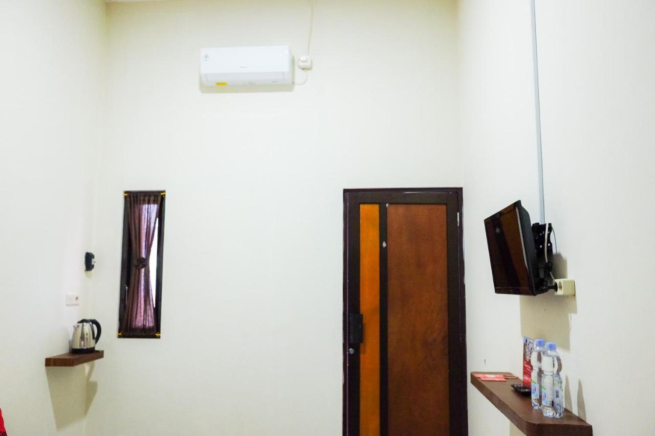 Отель Reddoorz Syariah Near Exit Tol Pemalang Comal 2 Экстерьер фото