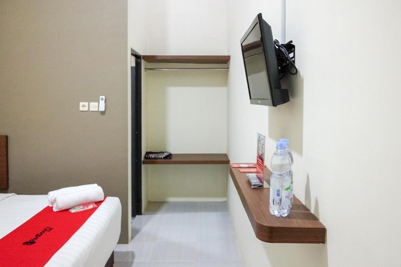 Отель Reddoorz Syariah Near Exit Tol Pemalang Comal 2 Экстерьер фото
